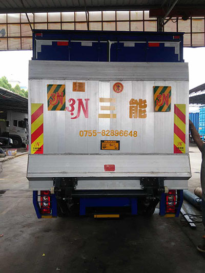 尾板合規(guī)操作指南，確保您的貨車安全與高效運(yùn)輸